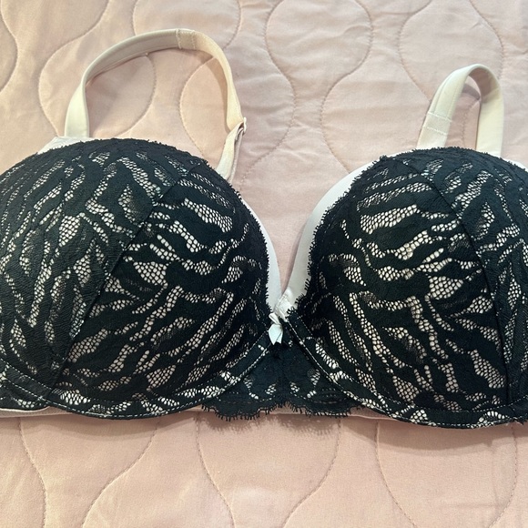 Torrid Black and Pink Lace Bras - Picture 9 of 9